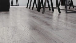 Planeo Klick Vinyl - Objekt Grand Eiche Argolid (EF-116) -Planeo Klick Deutschland Verkaufs-Shop 5905167798546 ambiente detail 04 argos oak