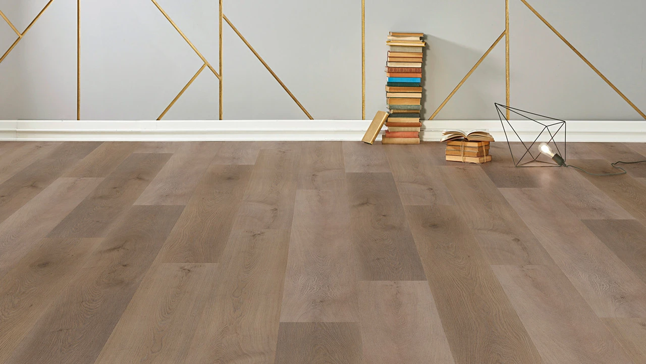 Planeo Rigid Klick-Vinyl - Eiche Korfu 1,82m Lange XL Diele (P42206U) 1 Planeo Rigid Klick-Vinyl - Eiche Korfu 1,82m Lange XL Diele (P42206U)