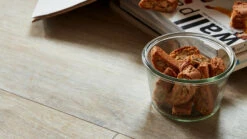 Planeo Laminat - Nordische Eiche | Authentisches Erscheinungsbild (LAM-4343) -Planeo Klick Deutschland Verkaufs-Shop 6839 laminate ll250 detail 01 2