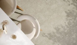 Planeo Klick Vinyl - Rigid Sahara Stone | Wasserfest (RS7400) 6 Planeo Klick Vinyl - Rigid Sahara Stone | Wasserfest (RS7400) -Planeo Klick Deutschland Verkaufs-Shop 7400 rigid dryback neutral 2