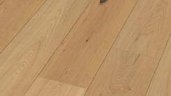 Planeo Parkett - Edelholz Eiche Wave | Made In Germany (EDP-8938) -Planeo Klick Deutschland Verkaufs-Shop 8948 lindura eiche authentic light ultramattlackiert perspektive 1