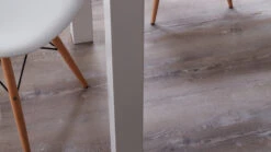 Planeo Klebevinyl - Objekt Graukiefer (DB10014) -Planeo Klick Deutschland Verkaufs-Shop 9791 planeo lowlands detail6 1280x720 1