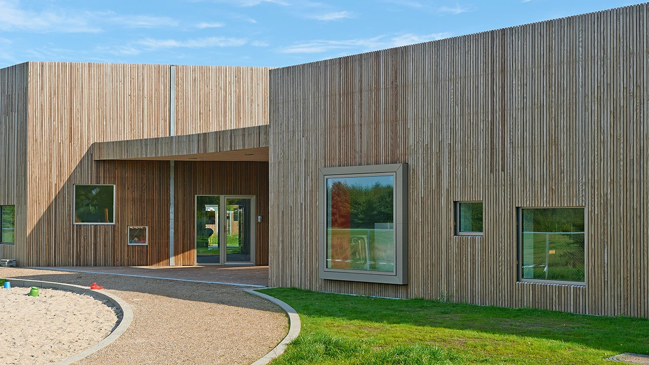 Planeo Holzfassade Rhombusleiste Thermo-Esche PaC 20x52 1 Planeo Holzfassade Rhombusleiste Thermo-Esche PaC 20x52