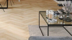 Planeo Klick Vinyl - Objekt Herringbone Eiche Piastri (EFH-153) -Planeo Klick Deutschland Verkaufs-Shop herring amb yankee oak 3