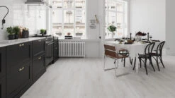 Planeo Klebevinyl - Objekt Weißeiche Light (DB10024)