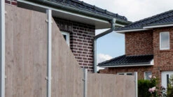 Planeo Premo - HPL-Sichtschutz Senkrecht Holzoptik -Planeo Klick Deutschland Verkaufs-Shop planeo sichtschutz premo holzoptik 02