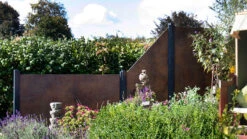 Planeo Premo - HPL-Sichtschutz Senkrecht Rostoptik