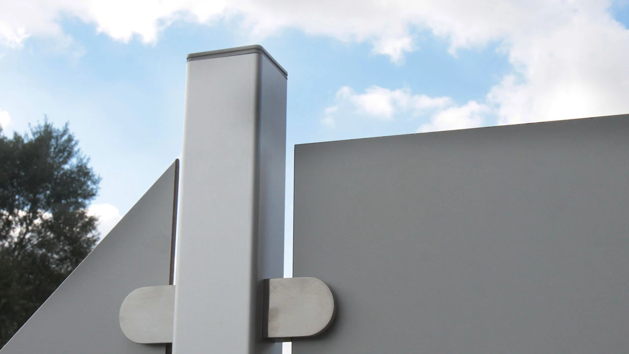 Planeo Premo - HPL-Sichtschutz Senkrecht Uni Grau 6 Planeo Premo - HPL-Sichtschutz Senkrecht Uni Grau – Bild 6