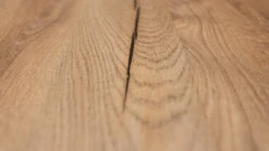 Planeo Klebevinyl - Objekt Eichenstamm Langobardeiche (PLDD2570-LAN) -Planeo Klick Deutschland Verkaufs-Shop pldd2570 lan 3