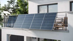 SolarFlow Speichersystem 3kWh Mit 600W Oder 800W Balkonkraftwerk Für Balkonmontage